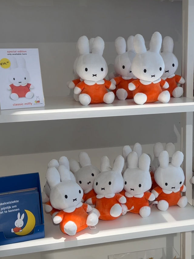 Miffy Shopping in Amsterdam: Cute Overload, Wallet in Danger