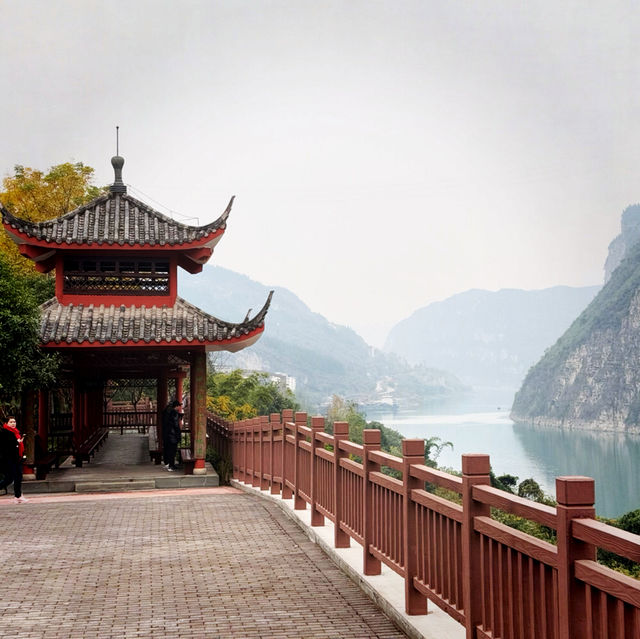 🇨🇳🔥 Budget Travel in Chongqing — Spice Up Your Trip Without Burning Your Wallet! 💰🍲
