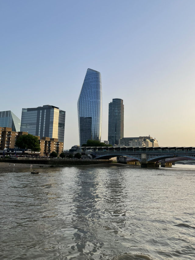 From Pebbles to the Thames: The Brighton–Blackfriars Line