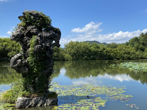 西湖に浮かぶ幻想の景色 三潭印月 | Trip.com 杭州