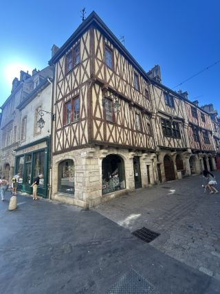 Dijon: Tidak hanya tentang mustard