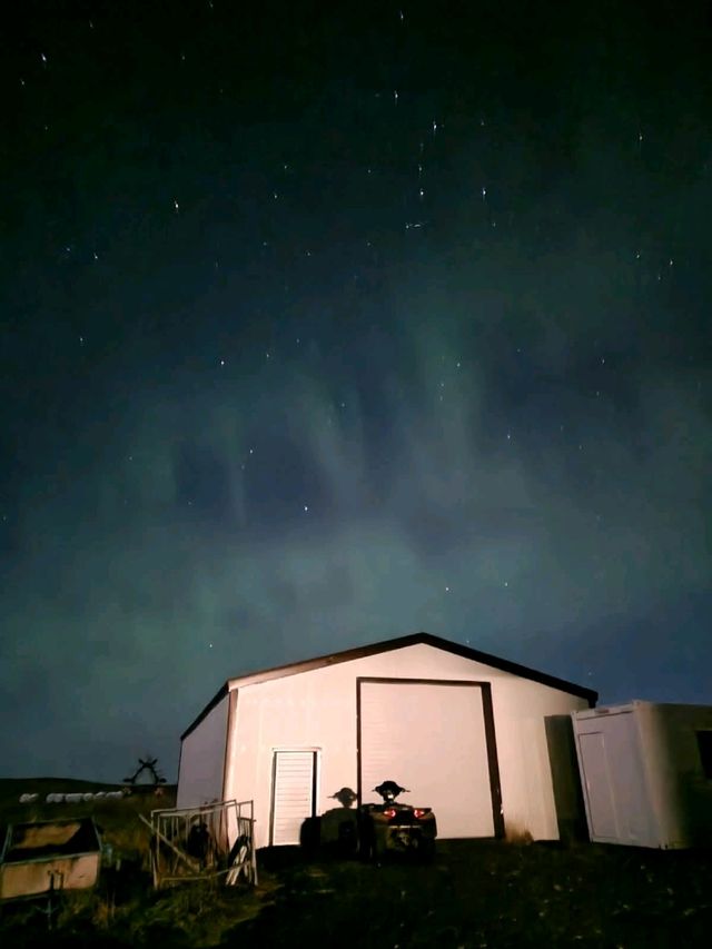 Chasing the Aurora in Iceland: Pro Tips & Tricks! 🌌