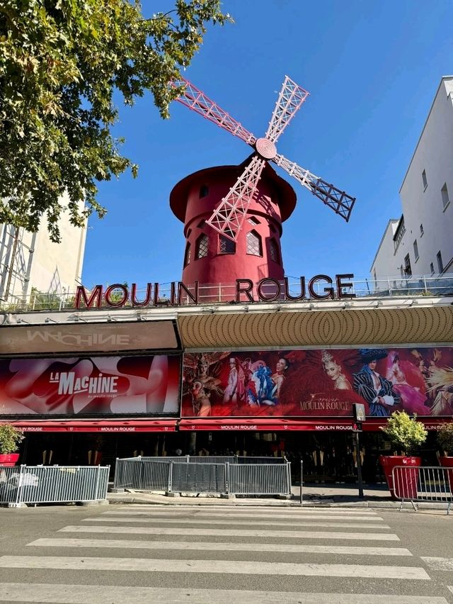 Discover Paris's bohemian heart in the 18th Arrondissement! 🗼 Discover Paris's bohemian heart in the 18th Arrondissement! 🗼