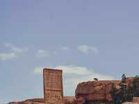 흙벽 사이로 이어지는 고대의 길