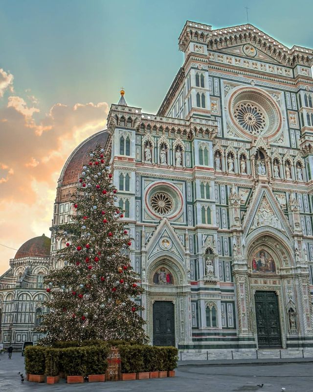 Exploring Florence in Festive Mood: Discovering the City's Hidden Gems through Weather