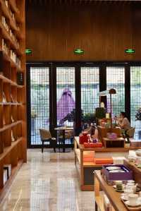 超美！豐台壕氣十足的圖書館【泰舍書局】
