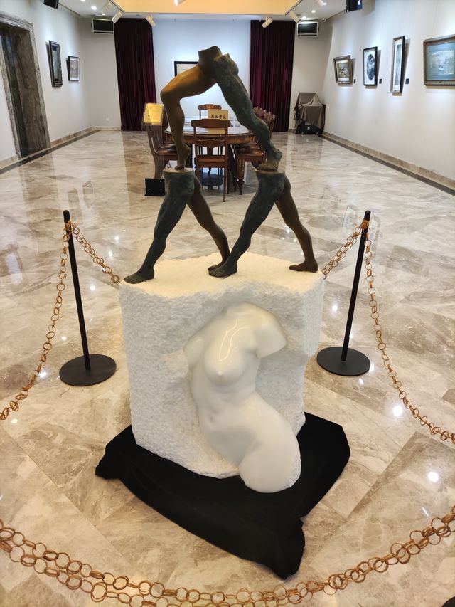 在英杰硬石藝術博物館裡欣賞大美天成的石畫藝術——