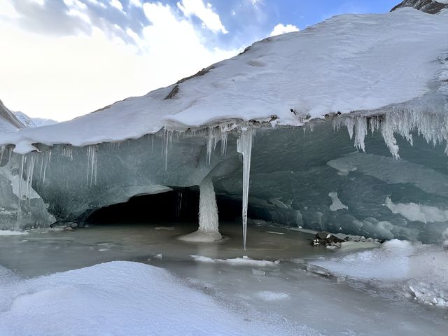 歷時一天的冰洞探險+冰川徒步 真實無濾鏡！聽聞孔嘎冰洞是西藏迄今為止發現的最大冰洞