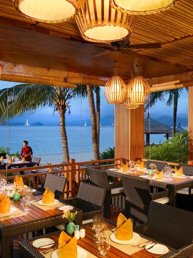 🌴🌊 Nha Trang's Top Stays: Beachfront Bliss & Luxury 🏖️🛏️