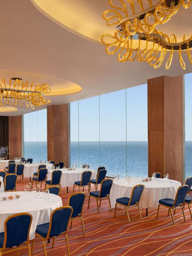 🌟 Colombo's Coastal Charm: Radisson Hotel Highlights 🌊🏨