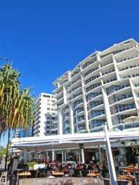 🌟 Mooloolaba Magic: Top Stays Down Under! 🏖️