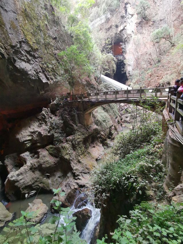 九鄉溶洞景區