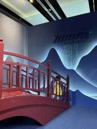 夏天躲進上圖東館看書逛展環遊世界