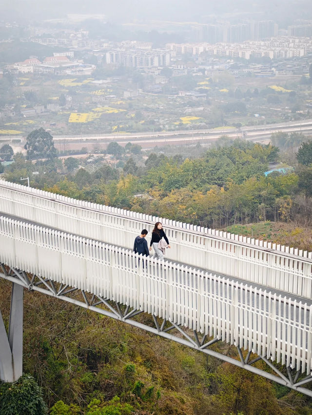 成都近郊1小時車程！免費登山徑，適合小朋友，毫無難度……。