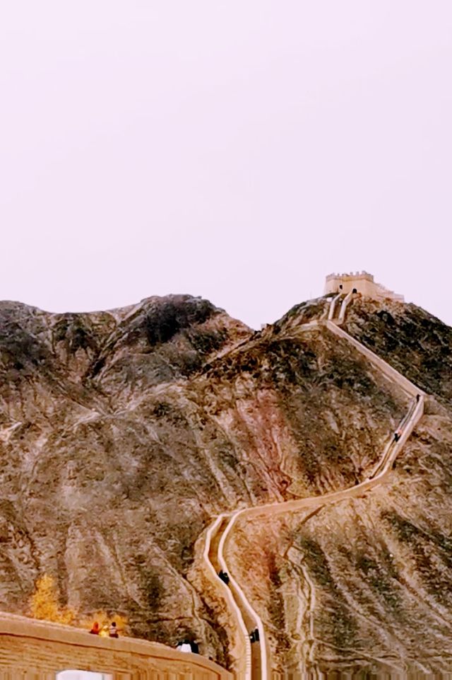 萬里長城從這裡開始／西部八達嶺／天下第一雄關。