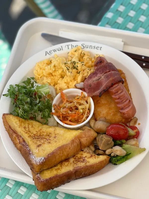 Discover My Favorite Coffee Shop in Aewol, Jeju Island!