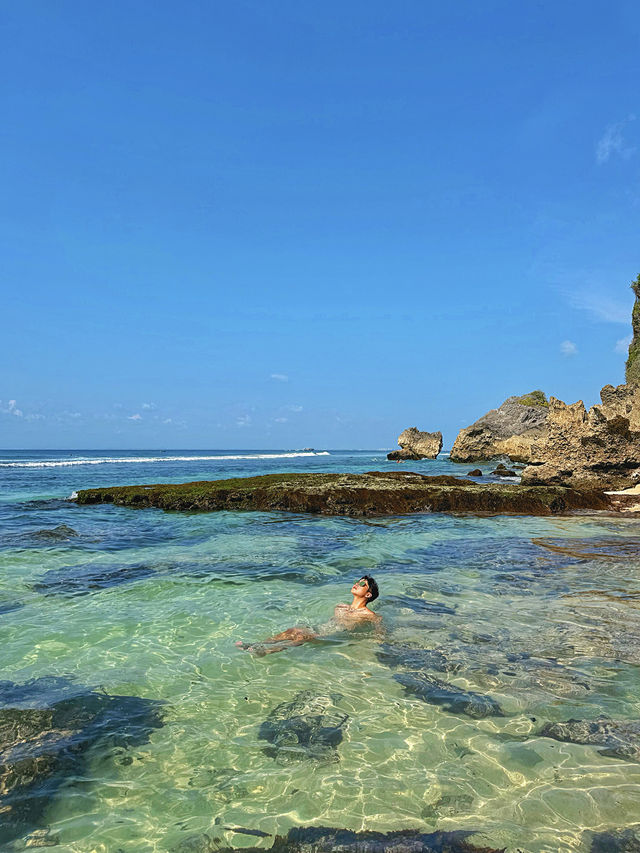 峇里旅行｜不可錯過的果凍海與岩洞。