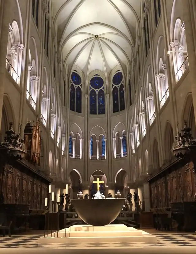 巴黎聖母院重生了