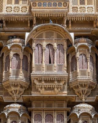 Patwon Ki Haveli: A Luxurious Desert Palace in Jaisalmer