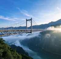 漫步越南河江天空之橋，邂逅雲端奇景