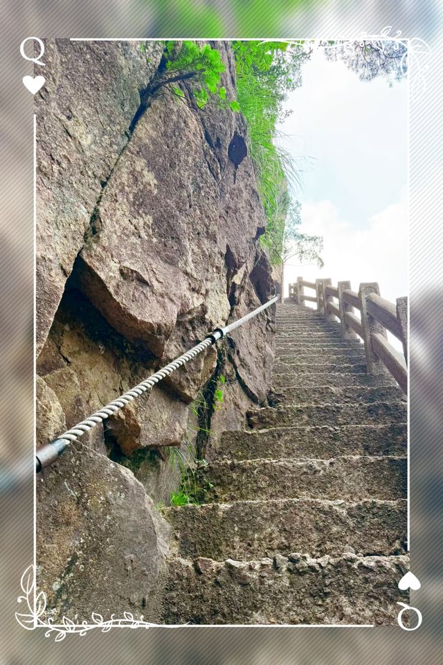 黃山文藝旅行指南/水墨徽州，雲端漫步