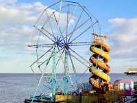 Catch The Sunshine on Cleethorpes’ Charming Beachfront 