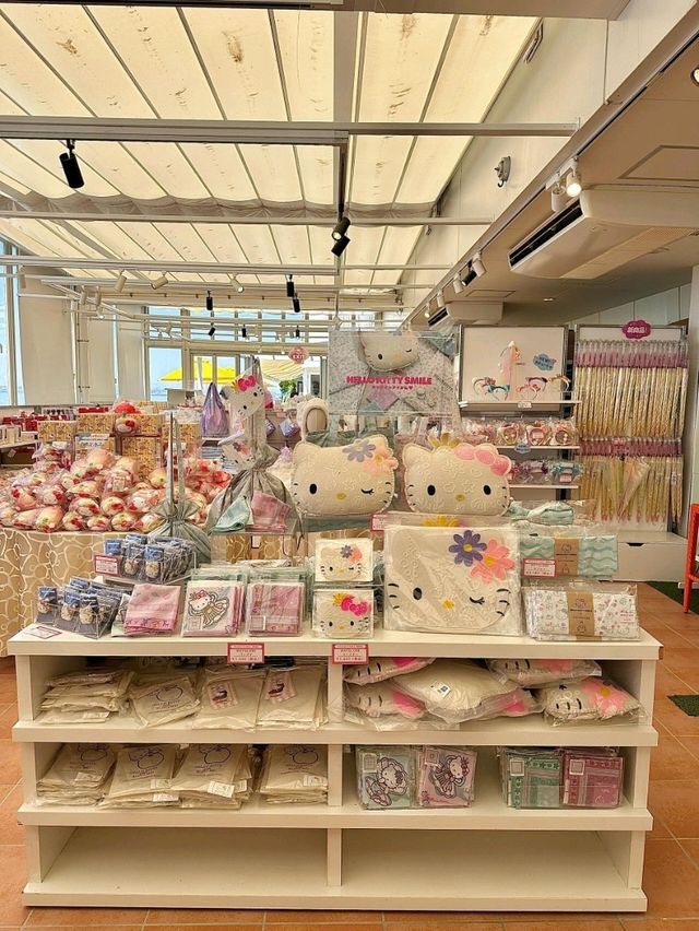 大阪這間 Hello Kitty 專賣店，簡直是粉紅控天堂💖