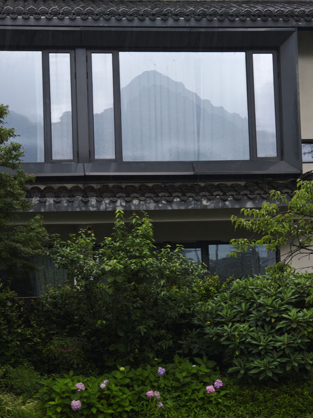 休憩，喺無他嘅聽雨天裏（一）