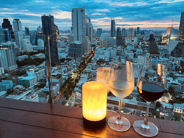 🌅曼谷必訪！在米其林餐廳邊喝Happy Hour邊看日落也太浪漫～ 