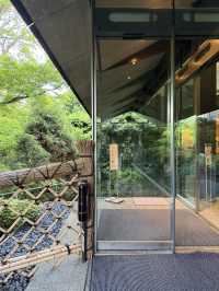 東京必去！藏在美術館後花園的絕美咖啡館✨