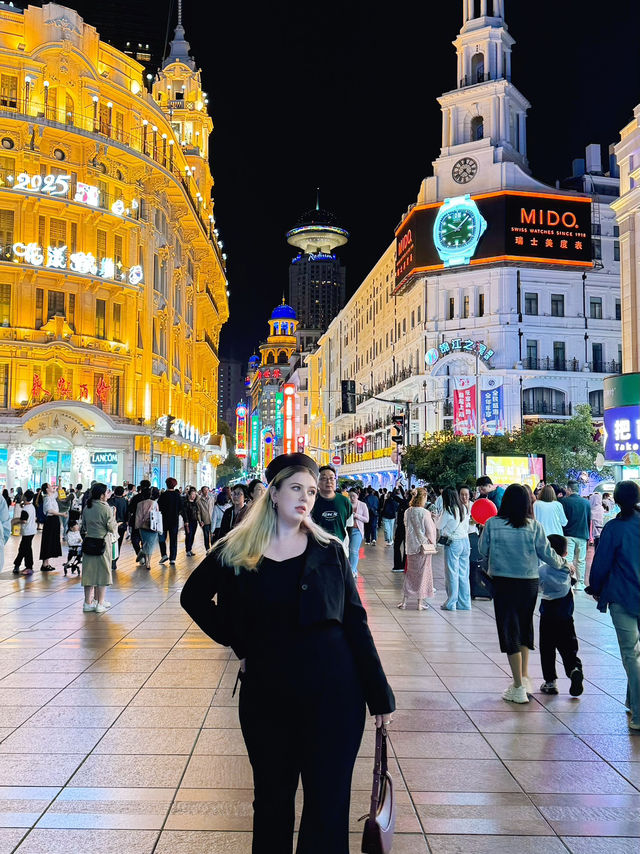 Shanghai never sleeps 
