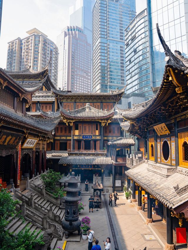 為咗呢組相，我特登飛咗趟重慶。