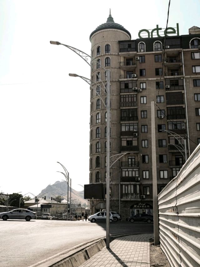 Osh: A Cultural Jewel of Kyrgyzstan 🎨🏞️ Osh: A Cultural Jewel of Kyrgyzstan 🎨🏞️