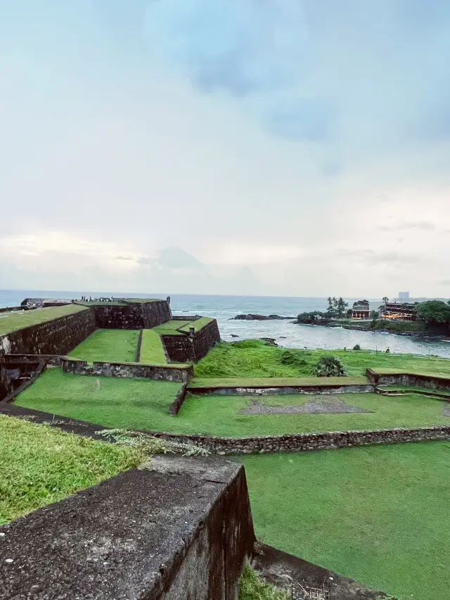 Galle Fort Lawn & Flag Ceremony: Where Peace Meets Patriotism 🇱🇰🌿