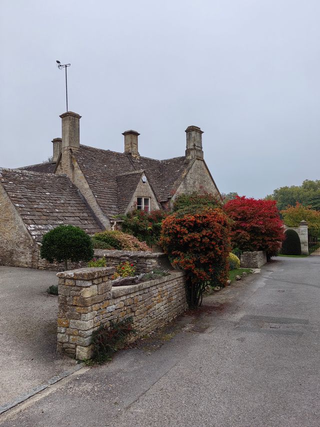 詩情畫意的拜伯里（bibury）