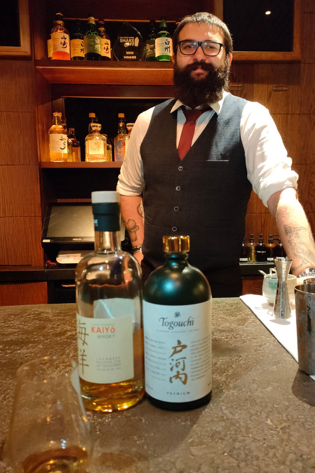 Welcomed with Exceptional Service Welcomed with Exceptional Service