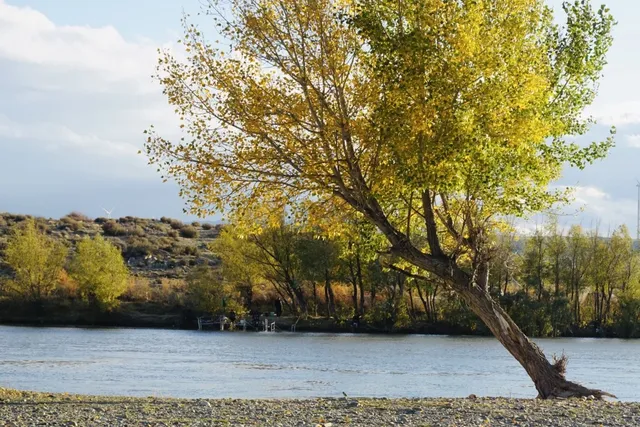 阿勒泰美翻的五彩灘