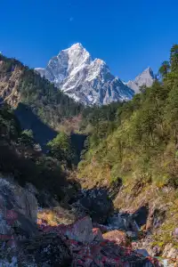 貢嘎群峰之愛德嘉：野蠻巨峰