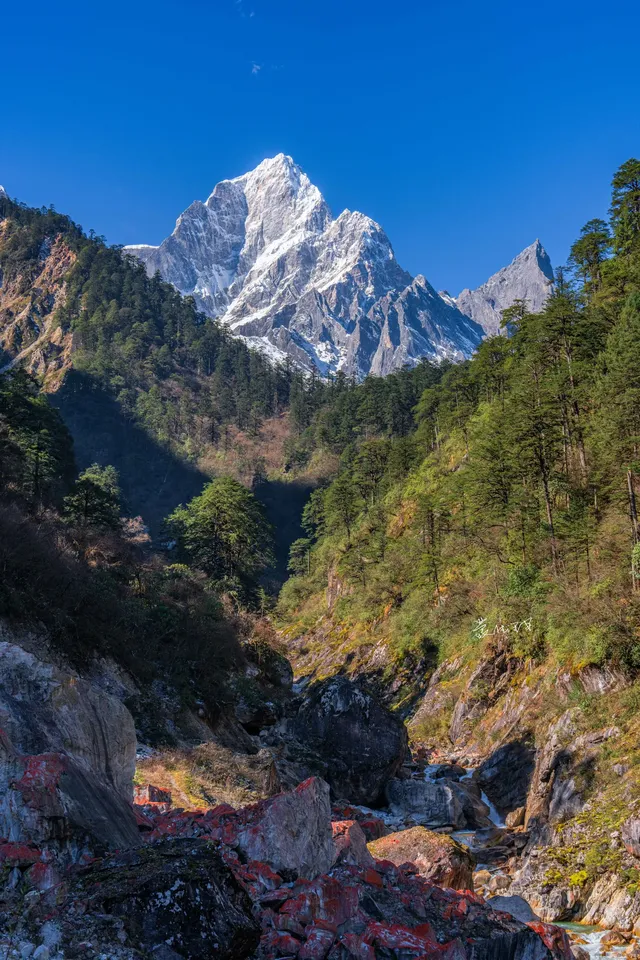 貢嘎群峰之愛德嘉：野蠻巨峰