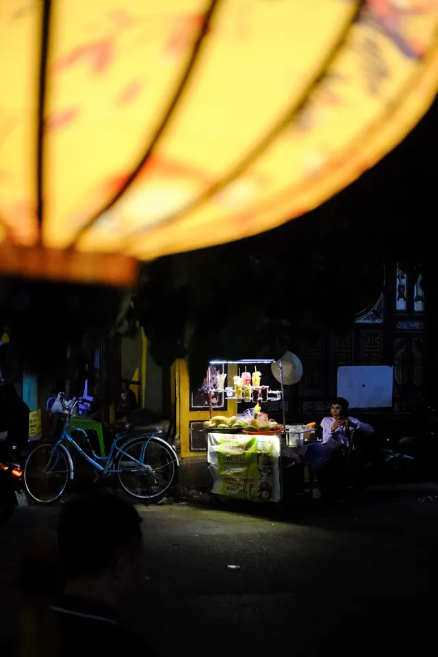 我在會安按下快門，記錄了它溫柔的夜