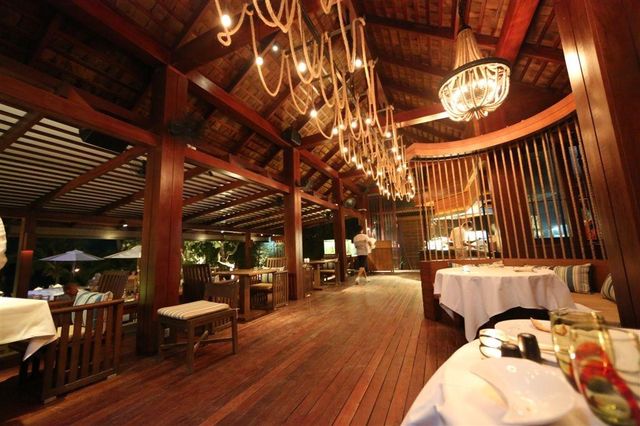 蘇梅島度假村：完美的海濱天堂   最近有幸去了一趟泰國蘇梅島，入住了蘇美島巴安達靈岩洲際度假