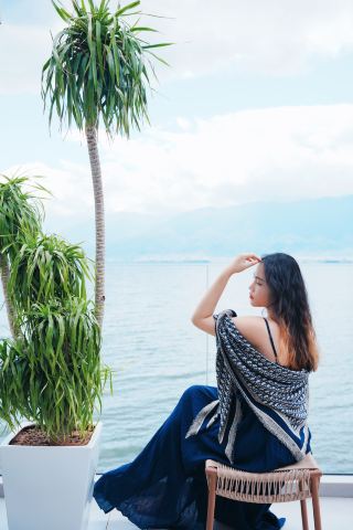 Ancient Beauty & Pomegranate | Waterfront Views, Dreamlike Shuanglang