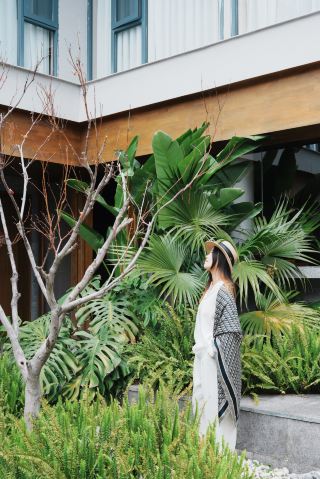 Hotel Emerging from Classic of Mountains and Seas — Taotang Hill