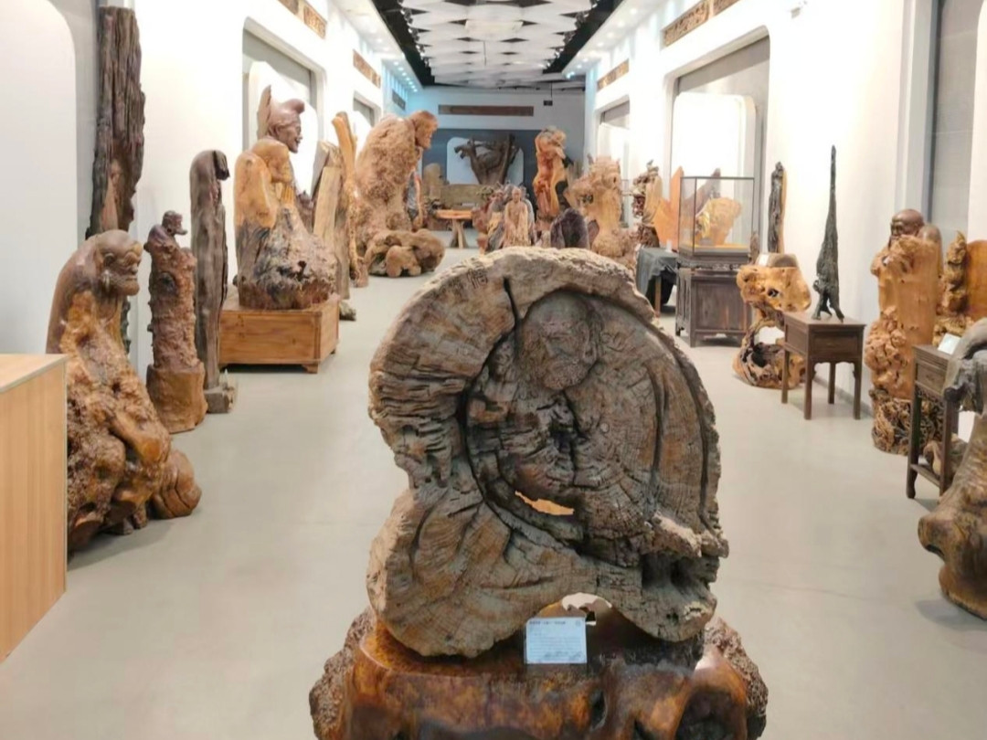 Free and amazing to explore! Dongyang Woodcarving Expo City | A