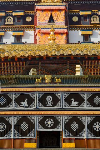 One-Day Guide to Pilgrimage at the Golden Buddha Pavilion