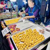 ถนนคนเดินวัวลาย เชียงใหม่ เดินเพลินทุกวันเสาร์ 
