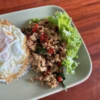 บ้านปลูกผลคาเฟ่ คาเฟ่ลับสำรับพื้นบ้าน