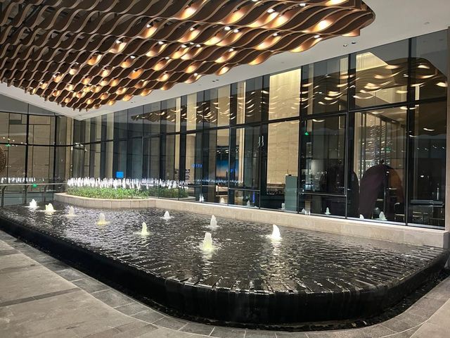 深鐵皇冠假日酒店🏩全景落地玻璃🎑飽覽深圳市景
