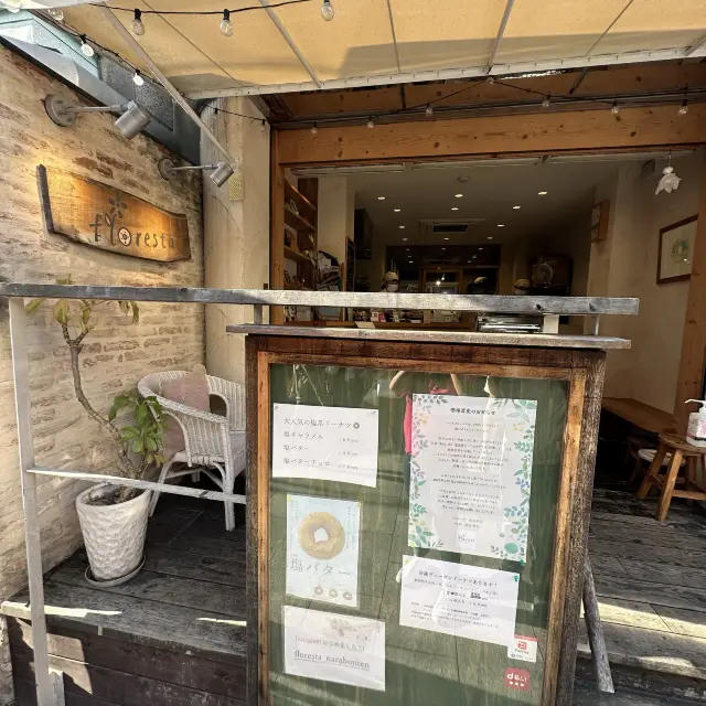 Fried donuts so tasty, i had 2 rounds