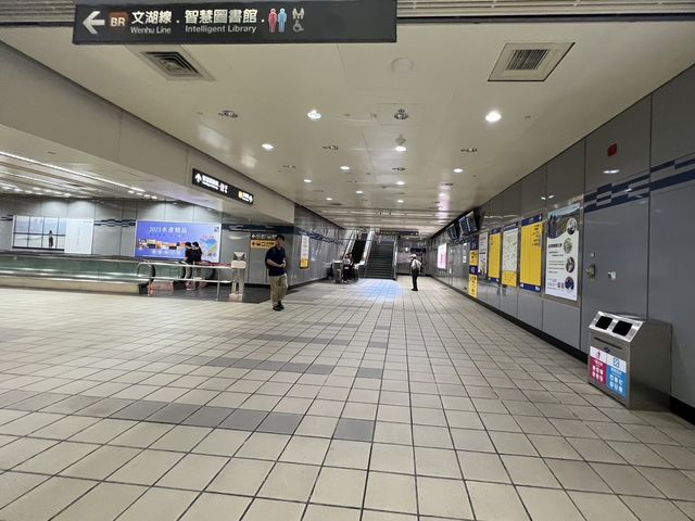 ✈️ 松山機場：城市的空中門戶！🛫